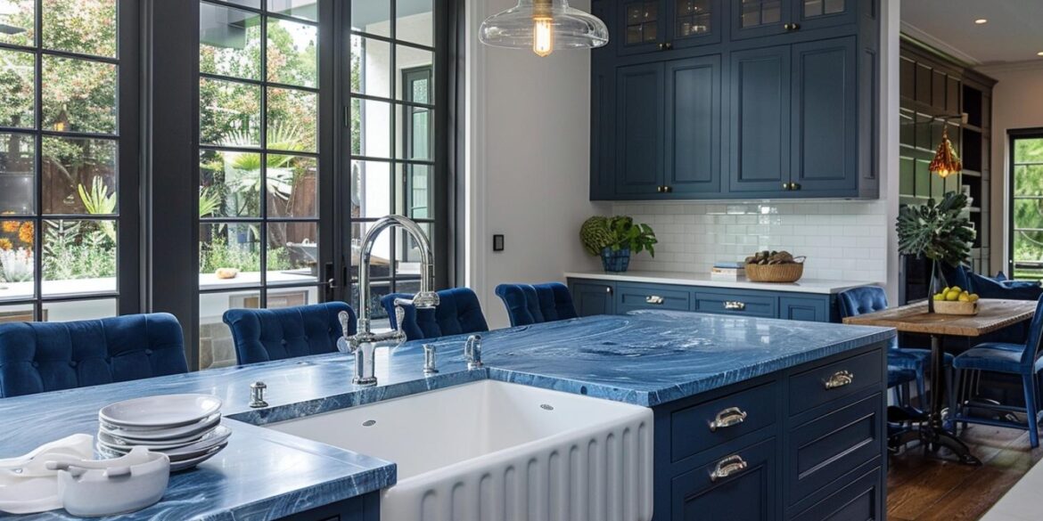 La cuisine en bleu : une élégance intemporelle et des combinaisons infinies