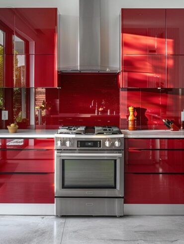 Redynamisez votre cuisine : l’impact audacieux du rouge